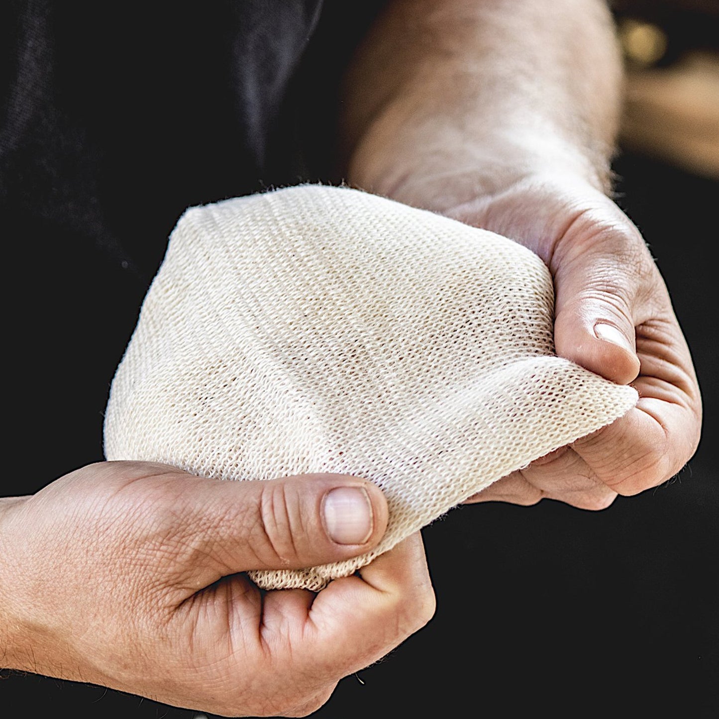 100% cotton buffing cloth with open weave to prevent smearing when buffing