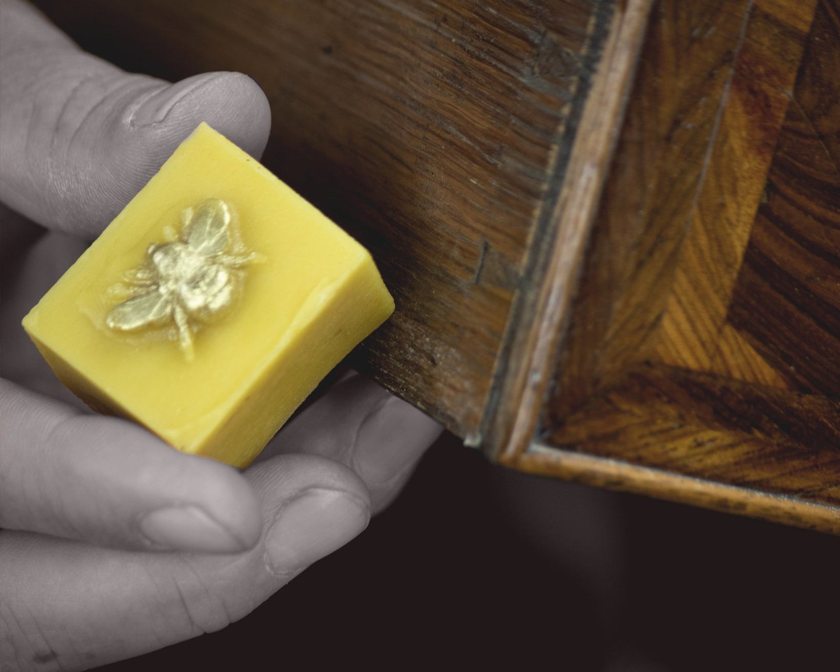 Pure Gold Repair Cube in Action