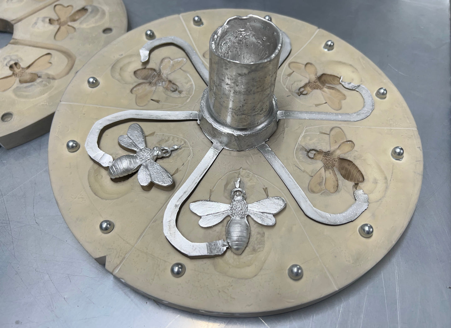 Bee Keyring (Solid Pewter)